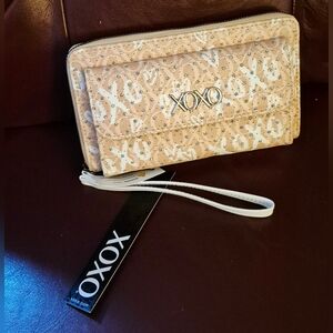 NWT 🌟 XOXO 🌟 SILVER STAR WRISTLET 🔥 3/4 zip Chalk/Beige Leather 🤍 Black Int.